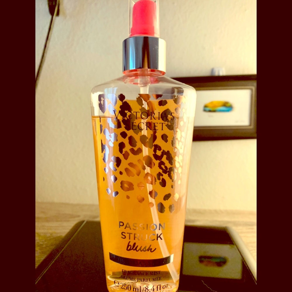 Victoria’s Secret “passion struck”